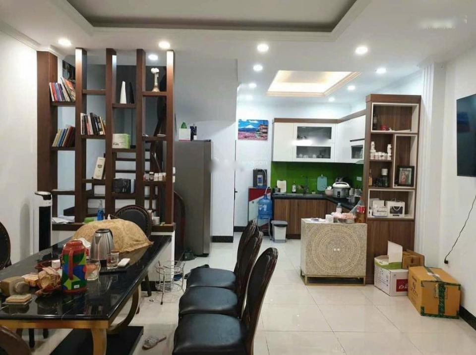 Cần bán ngay nhà riêng sổ đỏ 5 tầng, 50 m2 tại Đường Võng Thị - Bưởi - Tây Hồ - Hà Nội, giá 8 tỷ - Ảnh 1