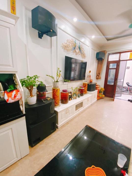 Sở hữu ngay căn nhà riêng 5 tầng, 35 m2, mặt tiền 4m tại Phố Thái Thịnh - Đống Đa, giá 4,15 tỷ