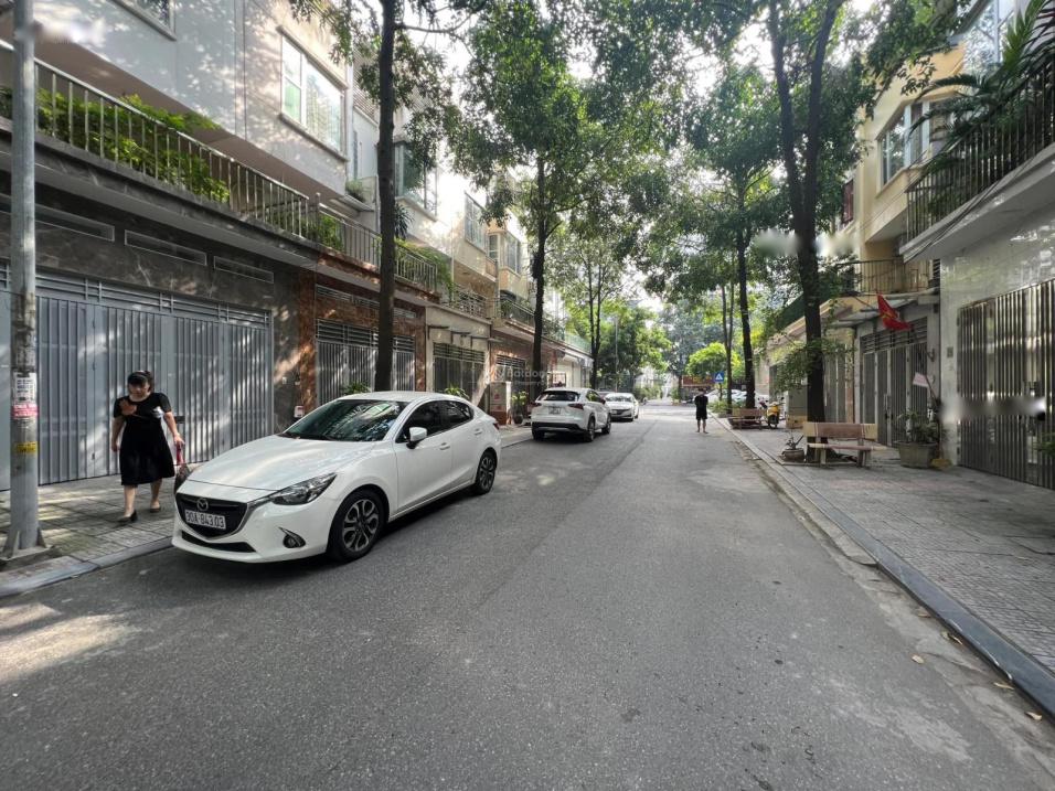 Cần bán gấp căn nhà riêng 5 tầng, 135 m2, mặt tiền 5m tại Phố Láng Hạ - Đống Đa, giá 36 tỷ