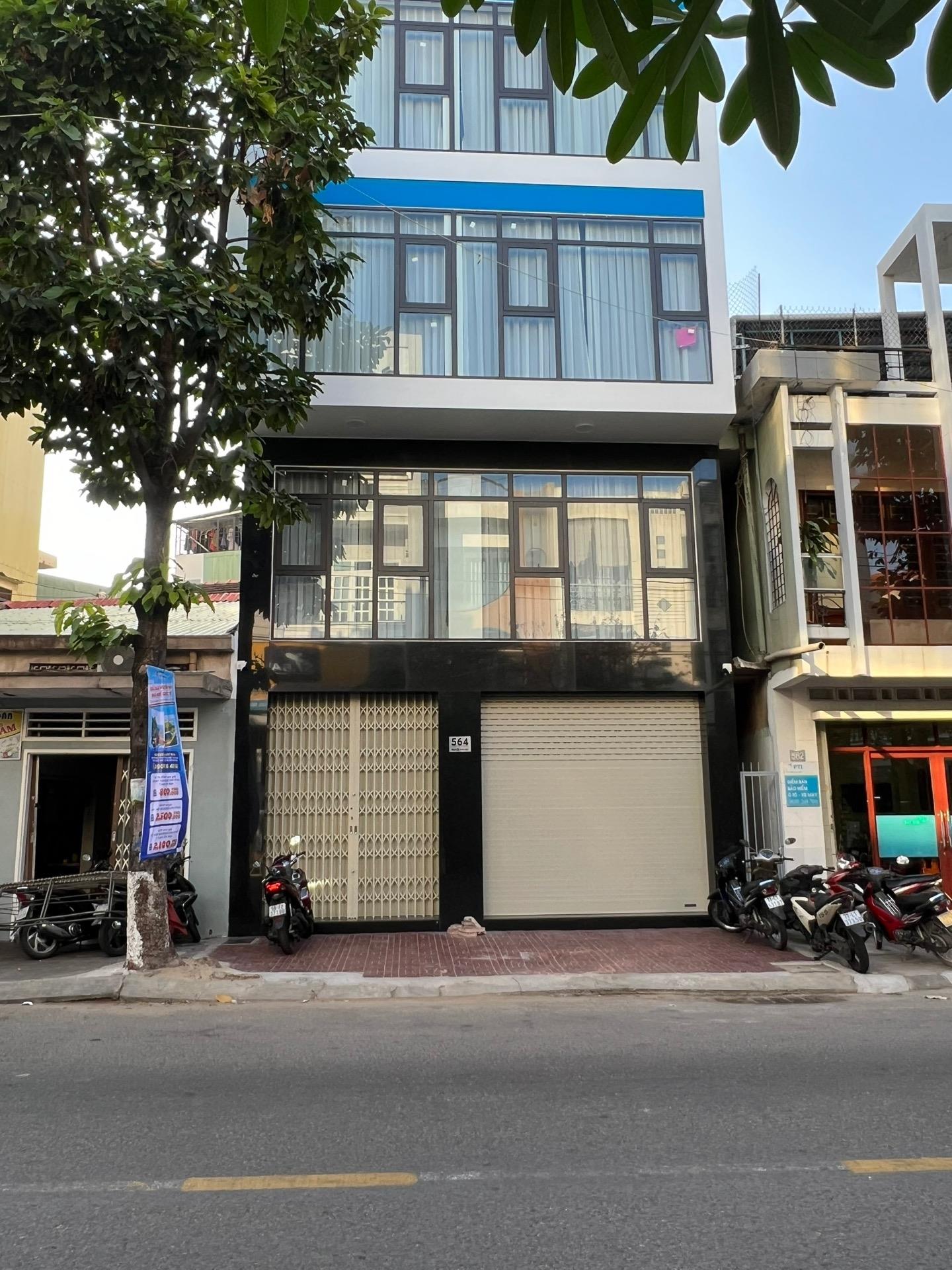 Cho thuê gấp nhà mặt phố đẹp tại Đường Nguyễn Thái Học - Quy Nhơn, 40 m2, giá 11 triệu/tháng