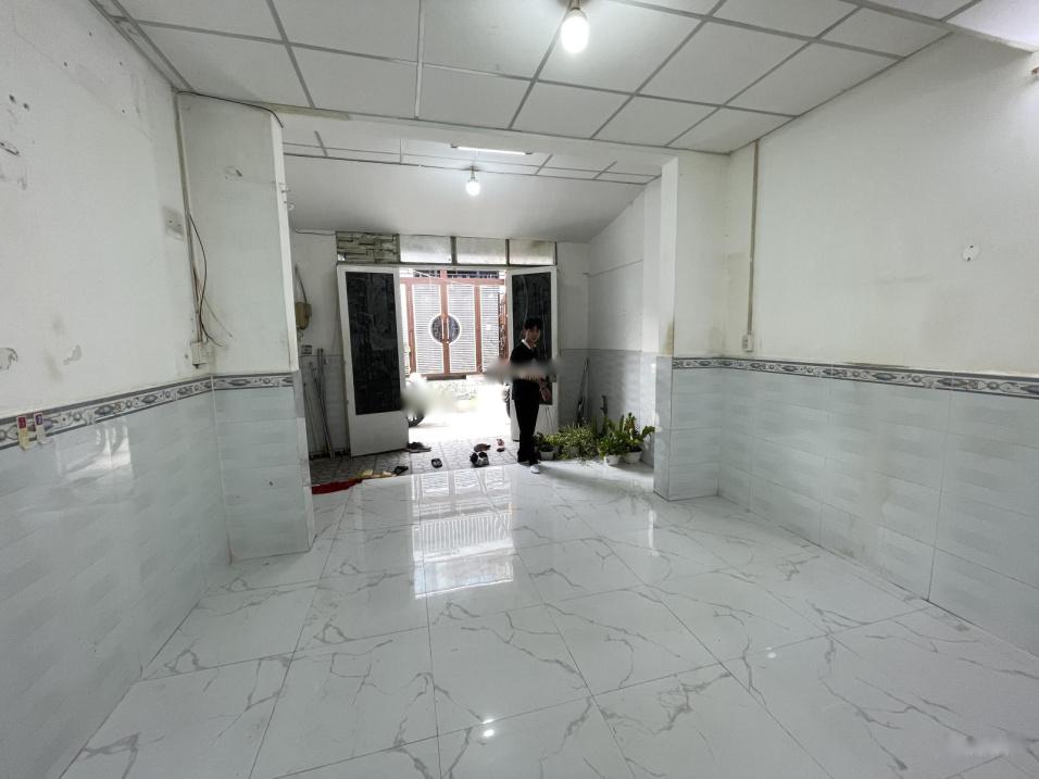 Bán gấp nhà sổ riêng 2 tầng, 40 m2, mặt tiền 5m tại Phường Bình Hưng Hòa B - Bình Tân, giá 2,19 tỷ - Ảnh 1