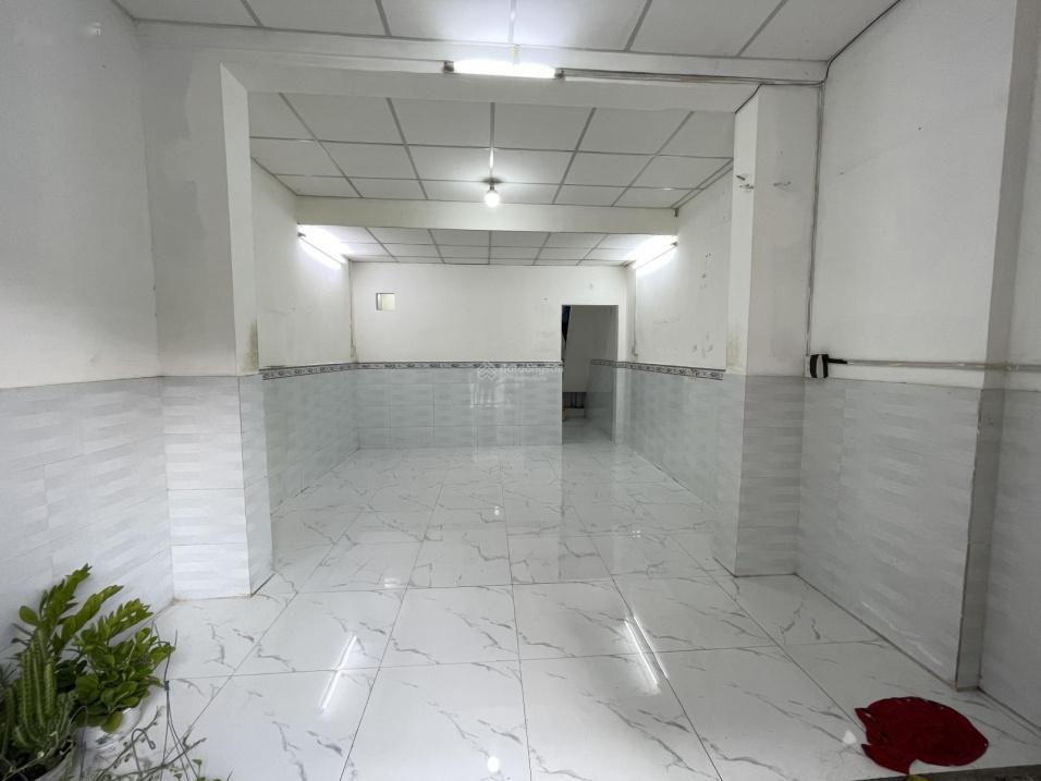 Bán gấp nhà sổ riêng 2 tầng, 40 m2, mặt tiền 5m tại Phường Bình Hưng Hòa B - Bình Tân, giá 2,19 tỷ