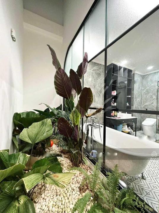 Cần bán nhanh nhà đẹp 3 tầng, 122 m2 tại Phường 8 - Phú Nhuận - TP Hồ Chí Minh, giá 19,5 tỷ