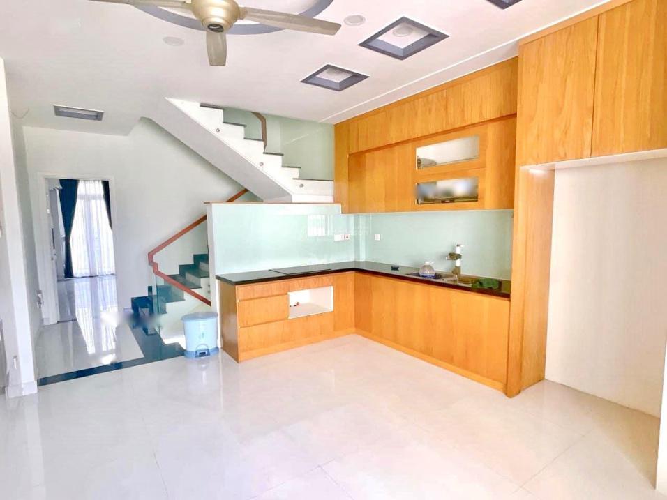 Cần bán căn nhà 4 tầng, 67 m2, mặt tiền 4m tại Đường Lê Văn Việt - Long Thạnh Mỹ - 9, giá 6,45 tỷ