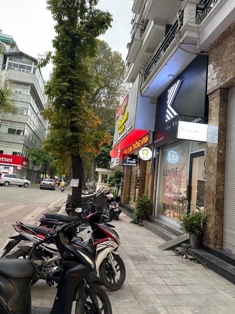 Cần bán nhà sổ riêng 64 m2 tại Đường Lý Nam Đế - Hoàn Kiếm - Hà Nội, giá 13,8 tỷ