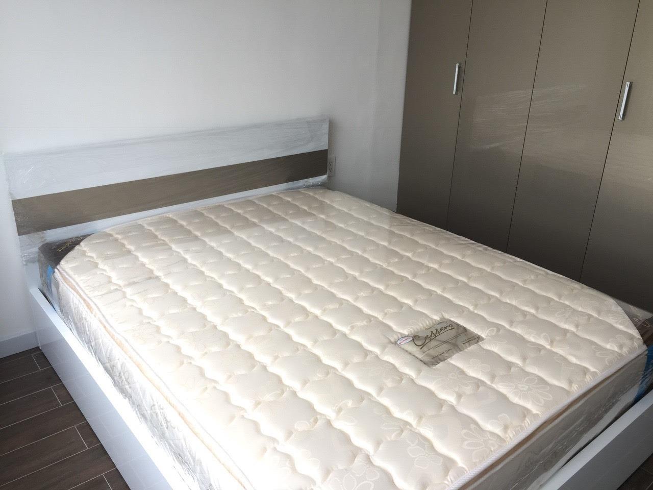 Chủ nhà bán căn hộ Phúc Thịnh Quận 5, 70m2, 2PN, 1WC, có bancon, SH . Giá bán : 2.75 tỷ còn TL. 