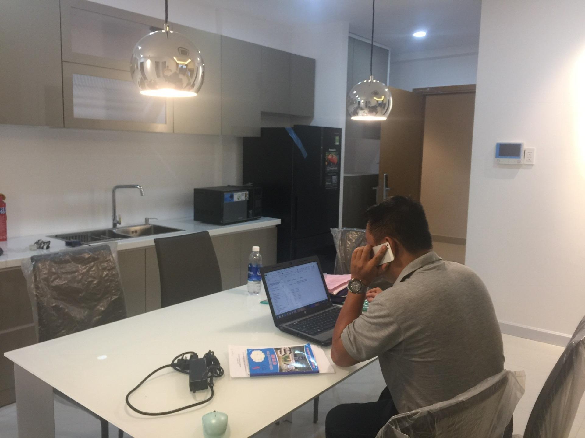 Chủ nhà bán căn hộ Phúc Thịnh Quận 5, 70m2, 2PN, 1WC, có bancon, SH . Giá bán : 2.75 tỷ còn TL. 