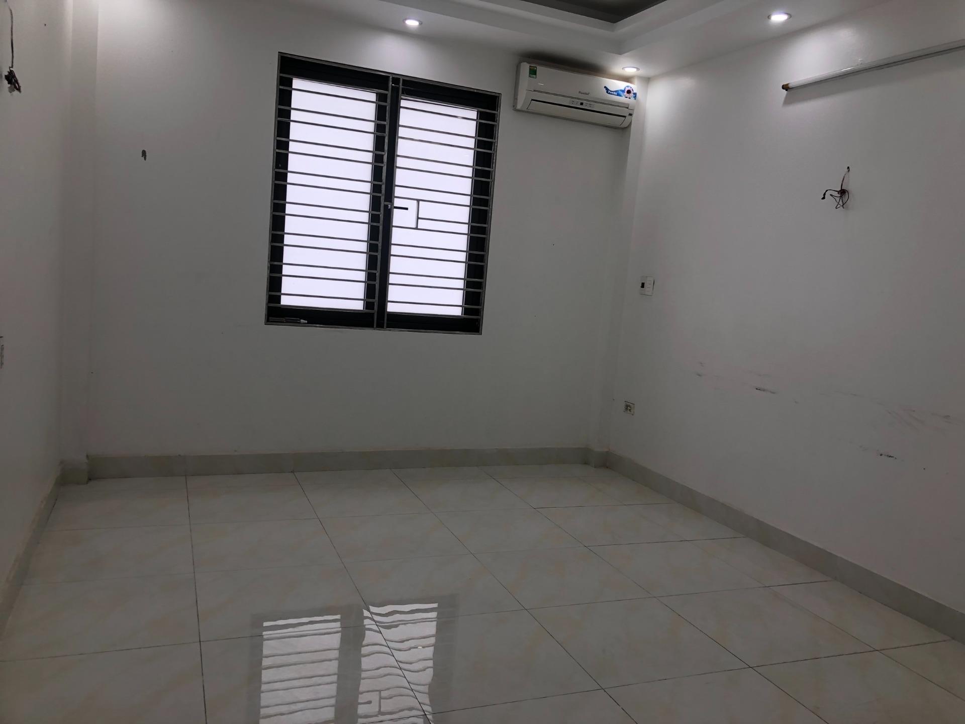 Cần cho thuê gấp nhà sổ riêng tại Đường Vũ Trọng Khánh - Mỗ Lao - Hà Đông, 50 m2, giá 15 tr/tháng