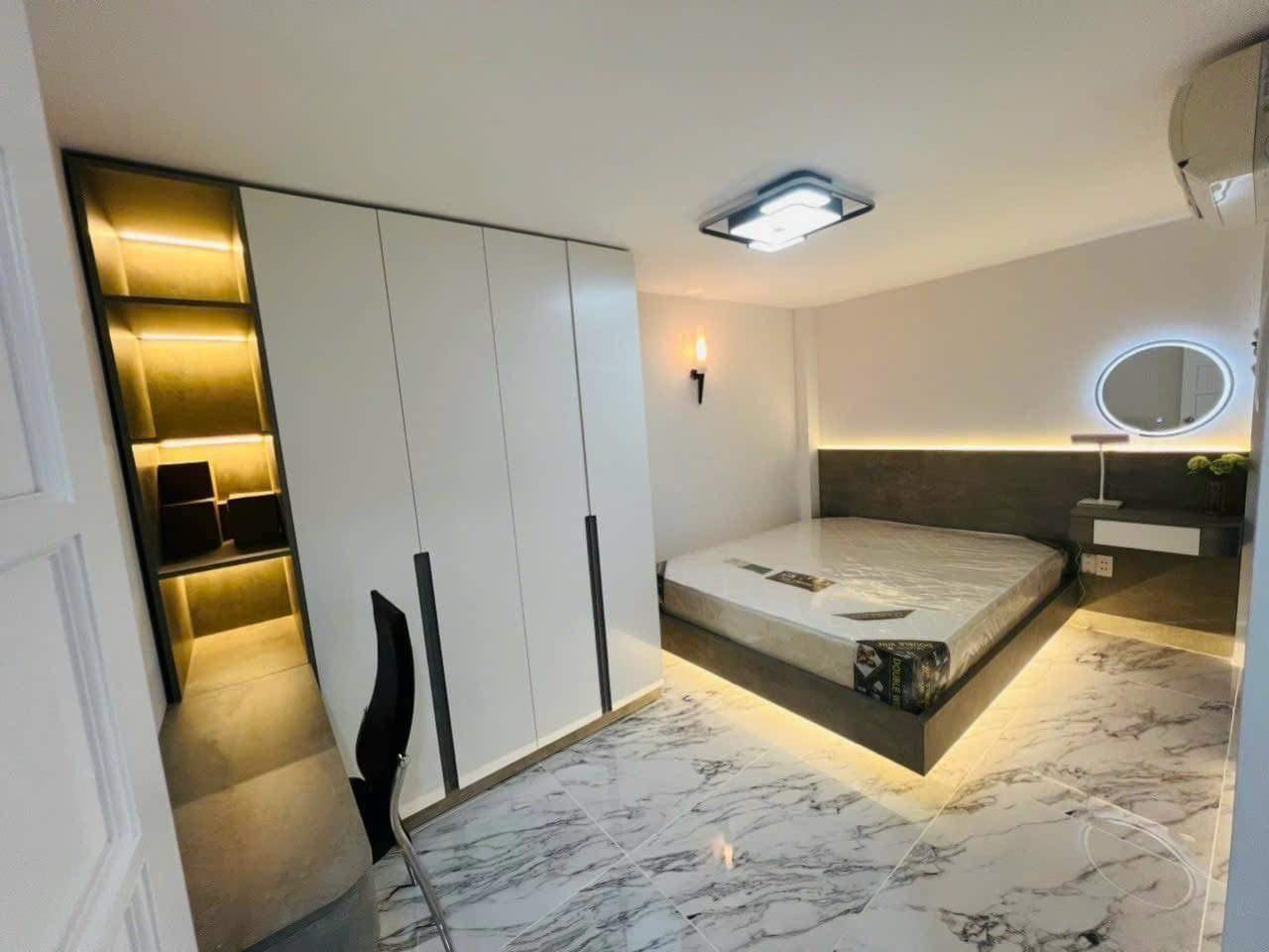 Cần bán ngay căn hộ chung cư 120 m2, giá 5,3 tỷ tại Đường Nguyễn Văn Linh - 7 - TP Hồ Chí Minh