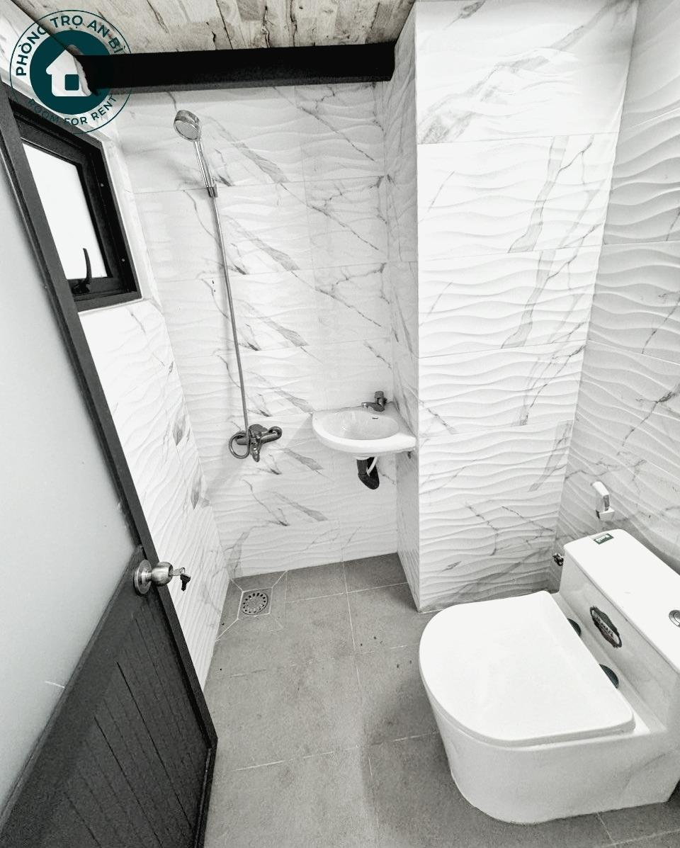 Cần cho thuê nhà trọ phòng trọ 30 m2 tại Đường Nguyễn Văn Quá - 12, giá 3,3 triệu/tháng