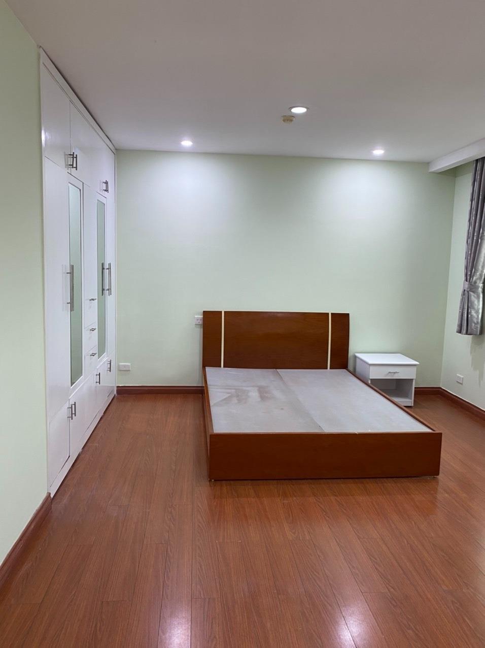 Cần bán gấp bán nhanh căn hộ chung cư 153 m2, giá 10,8 tỷ tại Tây Hồ - Hà Nội