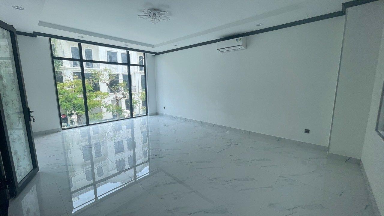 Thuê ngay nhà mặt phố tại Đường Nguyễn Xiển - Long Thạnh Mỹ - 9, 96 m2, giá 25 tr/tháng - Ảnh 1