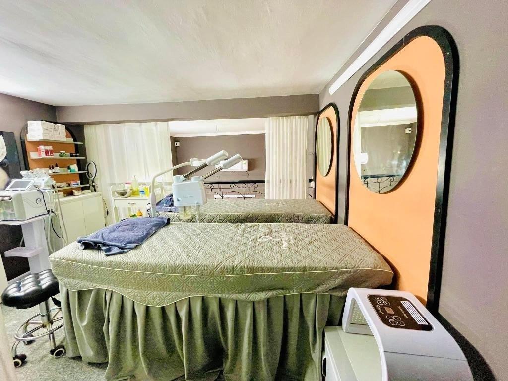 Chuyển nhượng nhà mặt phố 47 m2 tại Đường Nguyên Hồng - Láng Hạ - Đống Đa - Hà Nội, giá 16,8 tỷ