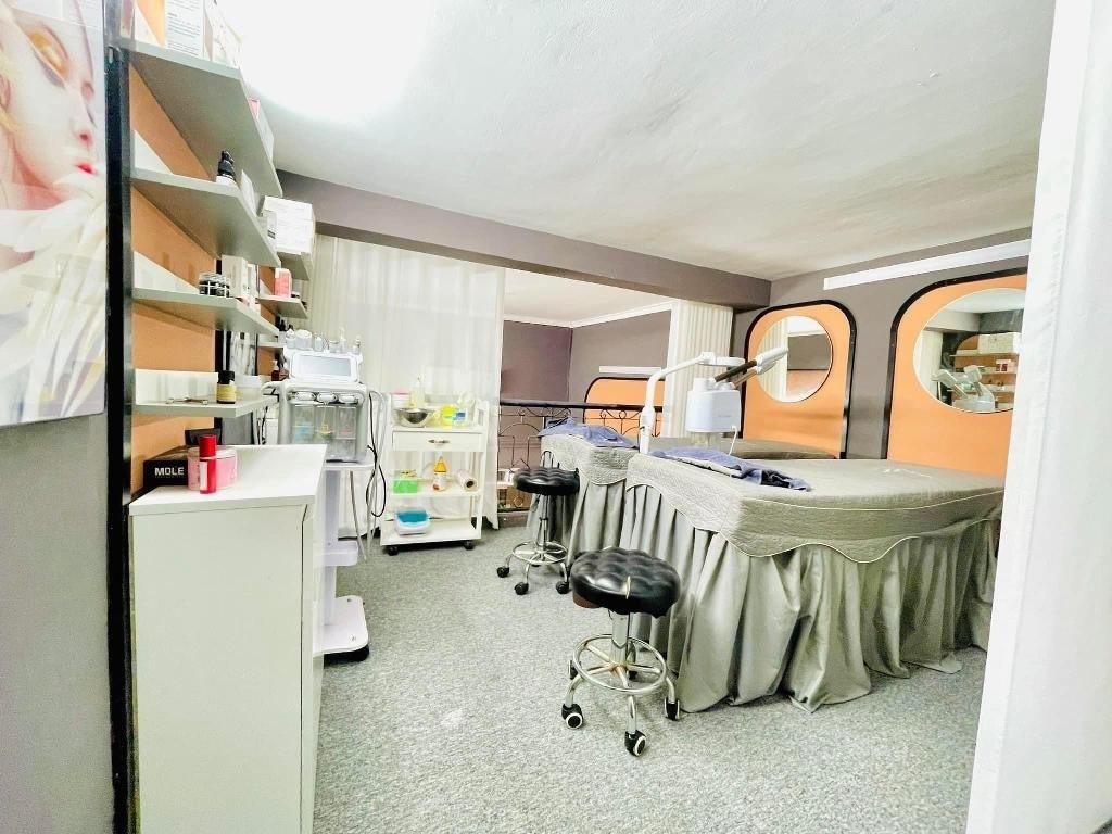 Chuyển nhượng nhà mặt phố 47 m2 tại Đường Nguyên Hồng - Láng Hạ - Đống Đa - Hà Nội, giá 16,8 tỷ