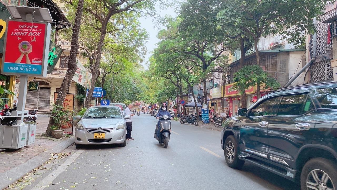 Chuyển nhượng nhà mặt phố 47 m2 tại Đường Nguyên Hồng - Láng Hạ - Đống Đa - Hà Nội, giá 16,8 tỷ - Ảnh 1