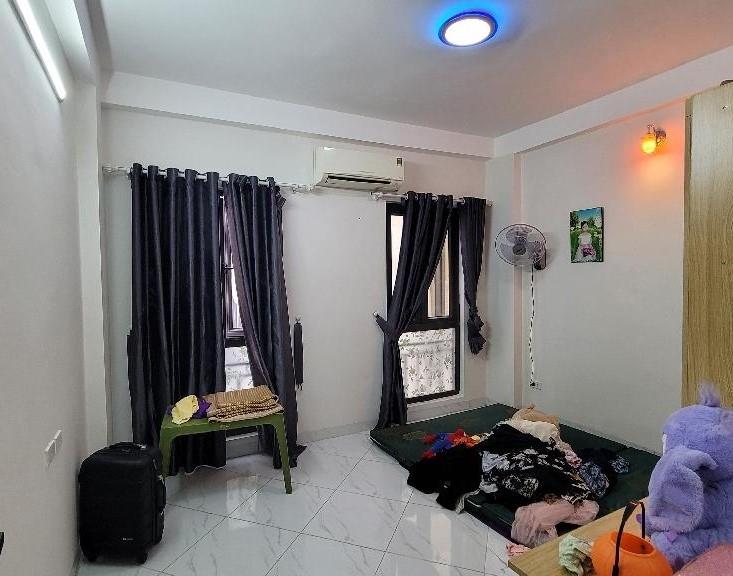 Chuyển nhượng nhà sổ riêng 5 tầng, 30 m2 tại Đường Nguyễn Tam Trinh - Hoàng Mai, giá 4,2 tỷ