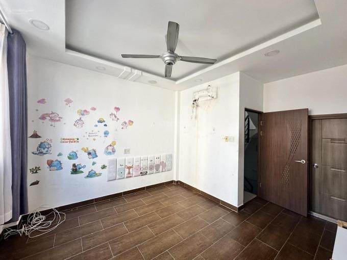 Bán nhanh nhà riêng sổ đỏ 48 m2, hướng Đông-Nam tại Đường Trần Khắc Chân - 1, giá 2.1 tỷ