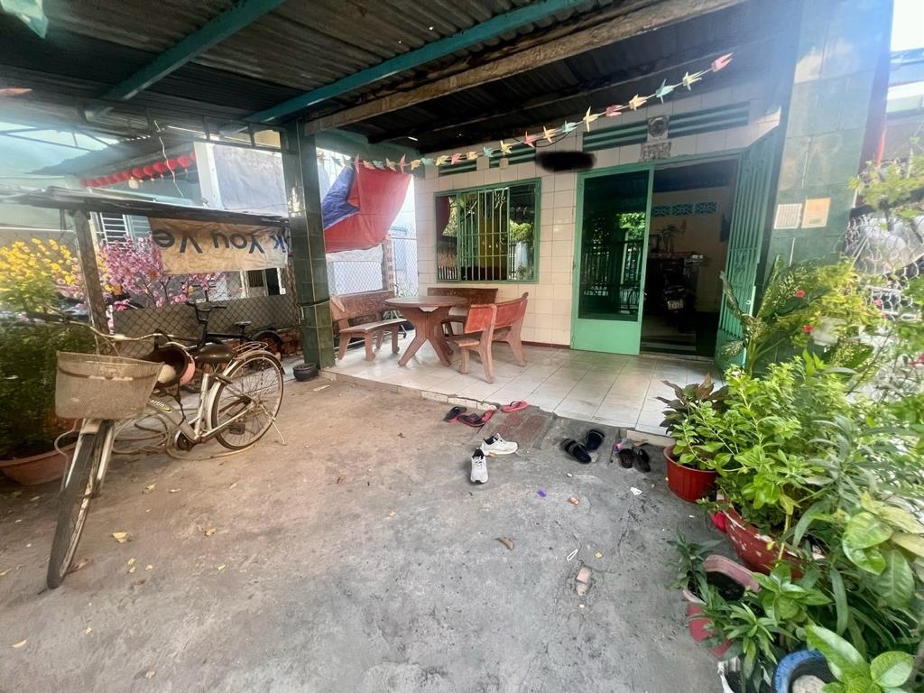 Chuyển nhượng nhà riêng sổ đỏ 1 tầng, 108 m2, mặt tiền 5m tại Đường Phú Lợi - Thủ Dầu Một, giá tốt - Ảnh 1
