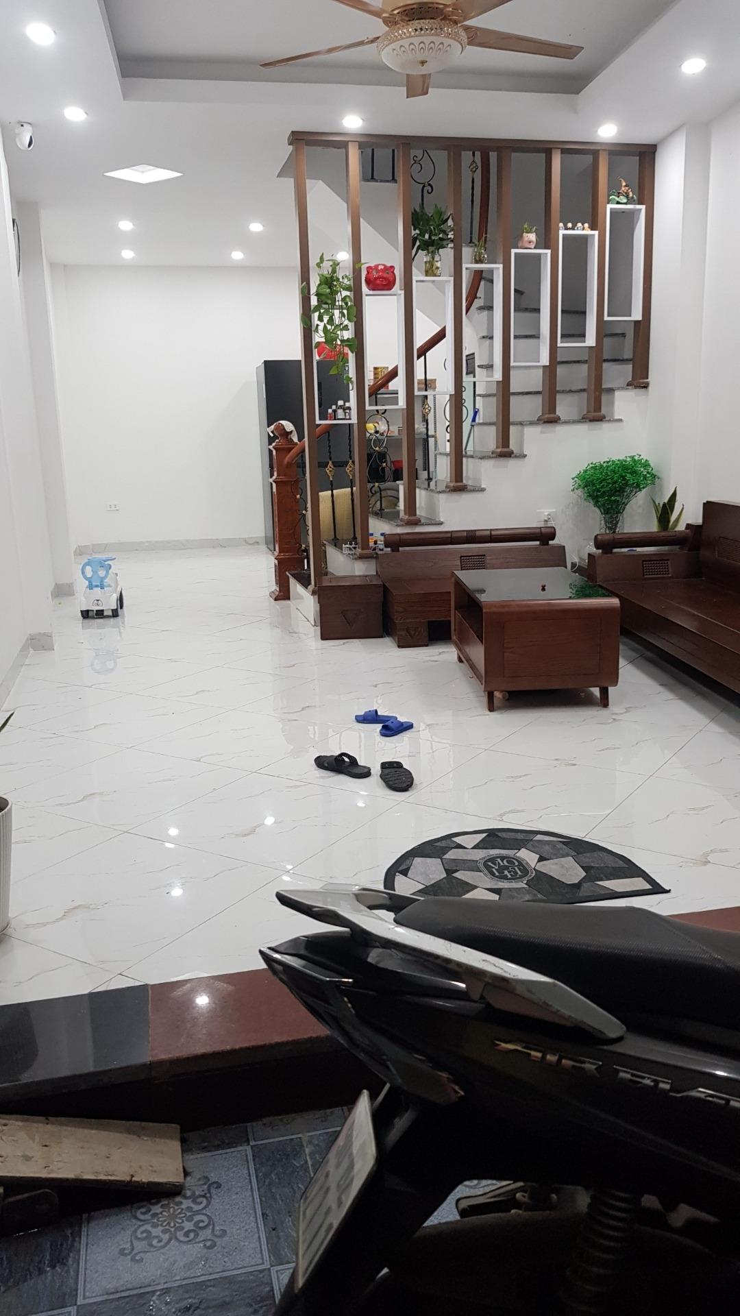 Cần bán nhanh nhà đẹp 40 m2, hướng Tây tại Xã Tả Thanh Oai - Thanh Trì - Hà Nội, giá 3.7 tỷ