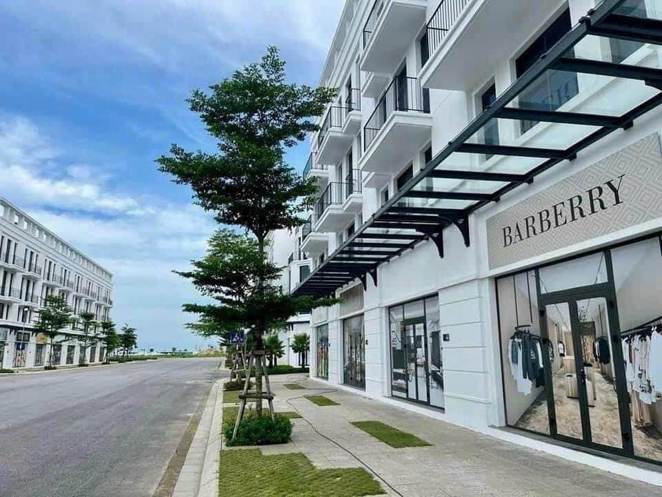 Chuyển nhượng căn shophouse 70 m2, giá 4.85 tỷ tại Xã Quảng Hùng - Quảng Xương - Thanh Hóa