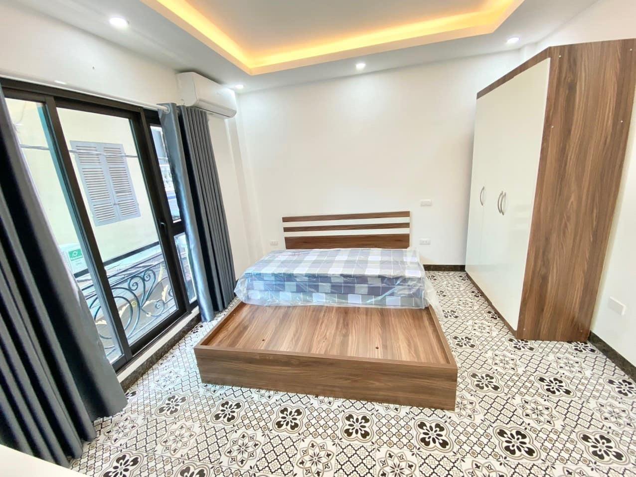 Cần bán gấp bán nhanh căn nhà đẹp 70 m2, hướng Tây tại Phố Cự Lộc - Thanh Xuân, giá 162 triệu - Ảnh 1