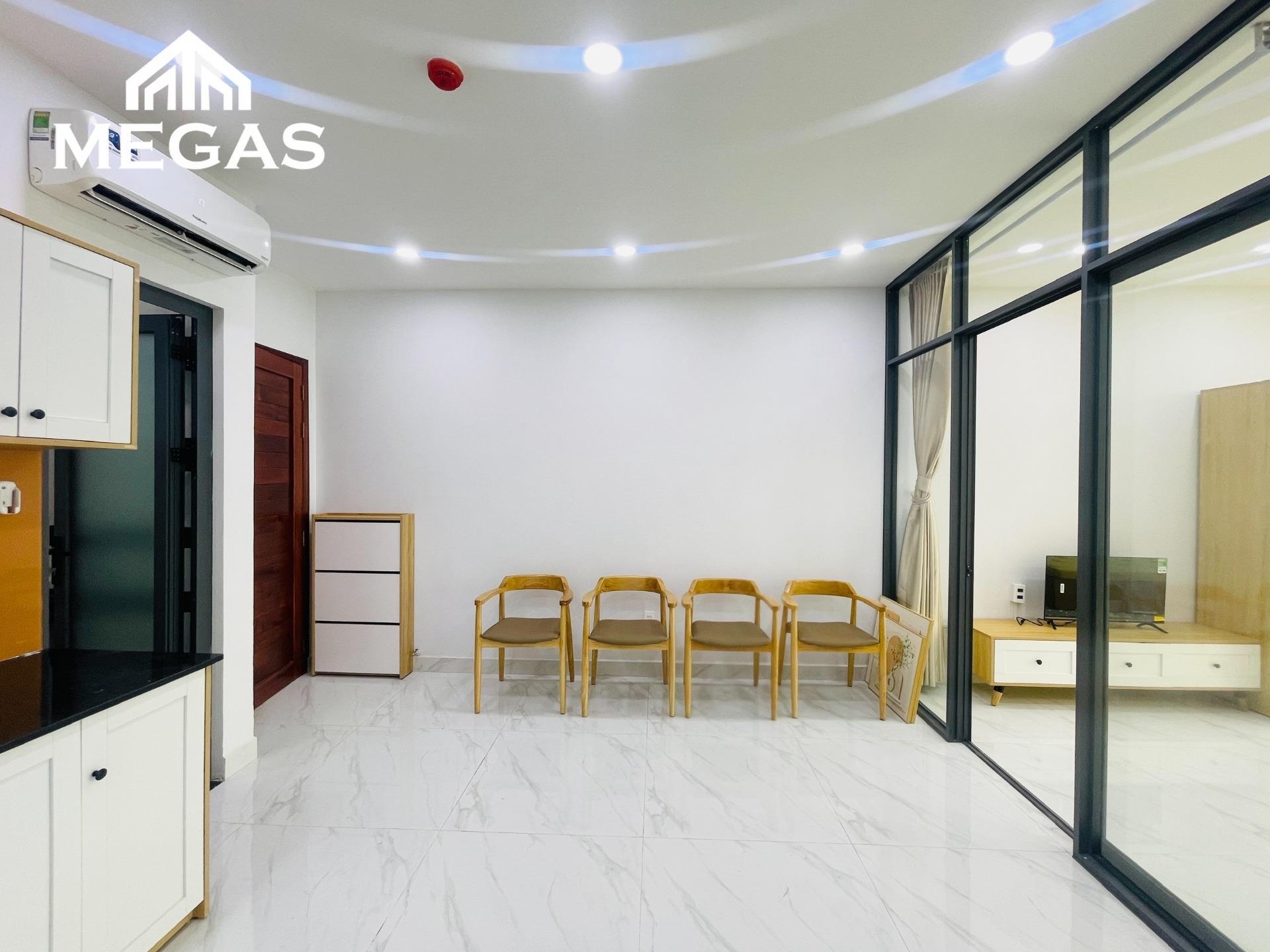 Cần cho thuê căn hộ chung cư 50 m2 tại Đường Lạc Long Quân - 11, giá 9.7 triệu/tháng