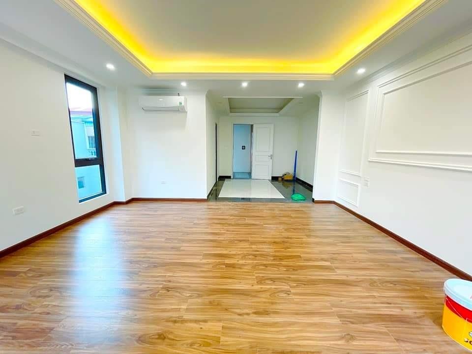 Cần bán căn nhà riêng 50 m2, hướng Tây-Nam tại Đường La Thành - Ô Chợ Dừa - Đống Đa, giá rẻ
