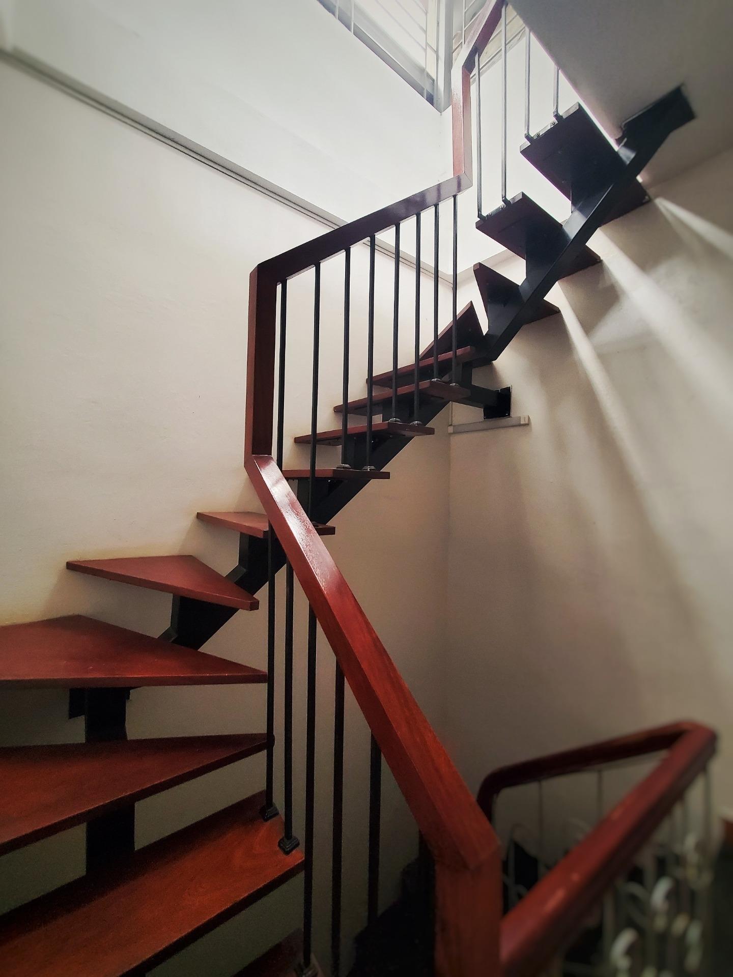 Cần bán căn nhà riêng 50 m2, hướng Tây-Nam tại Đường La Thành - Ô Chợ Dừa - Đống Đa, giá rẻ