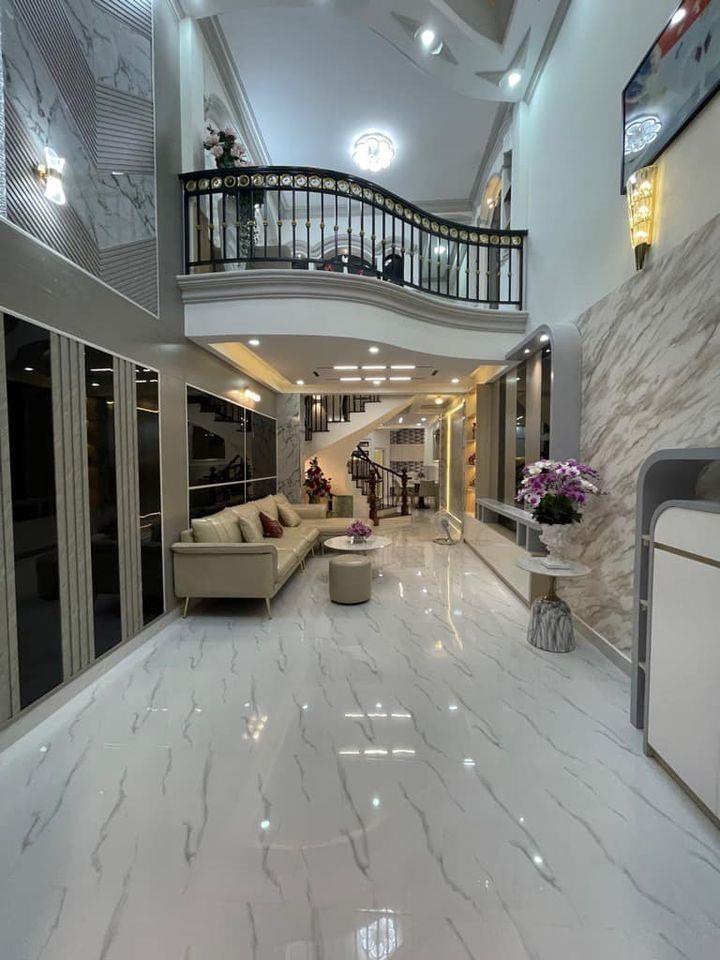 Chuyển nhượng nhà sổ riêng 4 tầng, 80 m2 tại Đường Số 8 - Linh Trung - Thủ Đức, giá 8 tỷ