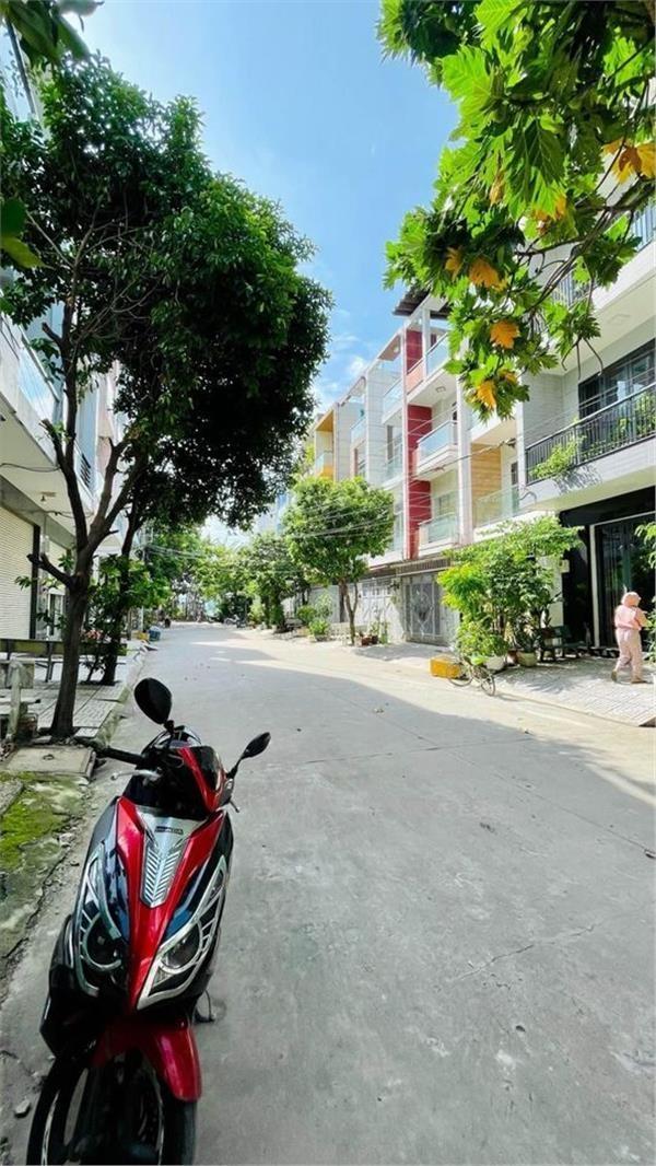 Chuyển nhượng nhà sổ riêng 4 tầng, 80 m2 tại Đường Số 8 - Linh Trung - Thủ Đức, giá 8 tỷ - Ảnh 1