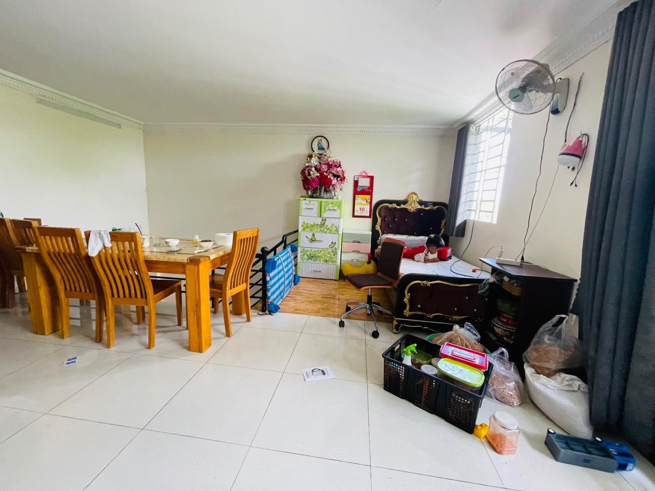 Cần bán nhanh nhà riêng sổ đỏ 162 m2, hướng Tây-Bắc tại Đường ĐT 743B - Thuận An, giá 6,5 tỷ