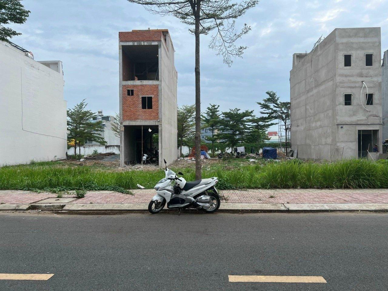 Cần bán nhanh đất nền dự án 80 m2, hướng Đông-Nam tại Bình Thạnh - TP Hồ Chí Minh, giá 2.5 tỷ