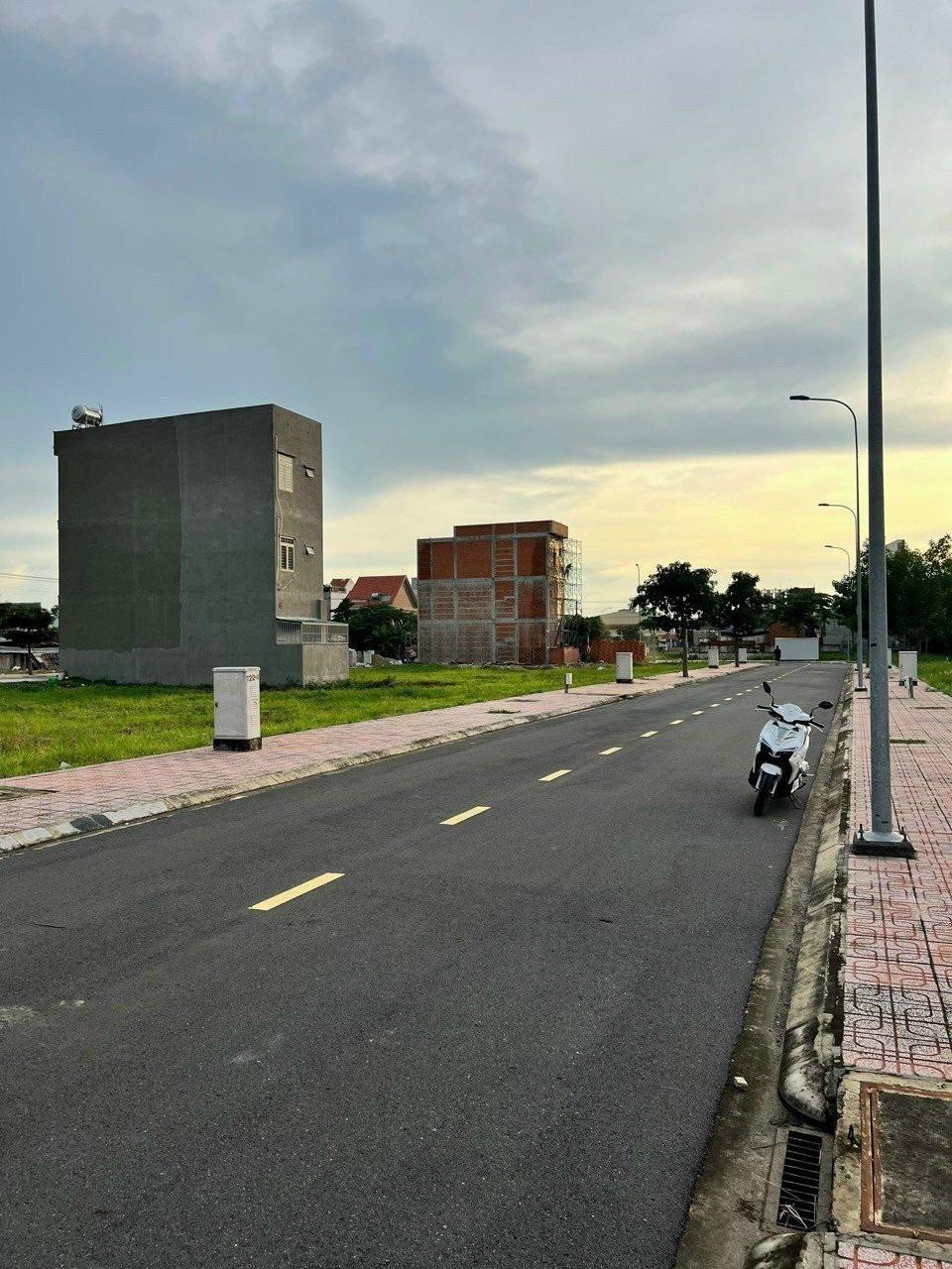 Cần bán nhanh đất nền dự án 80 m2, hướng Đông-Nam tại Bình Thạnh - TP Hồ Chí Minh, giá 2.5 tỷ