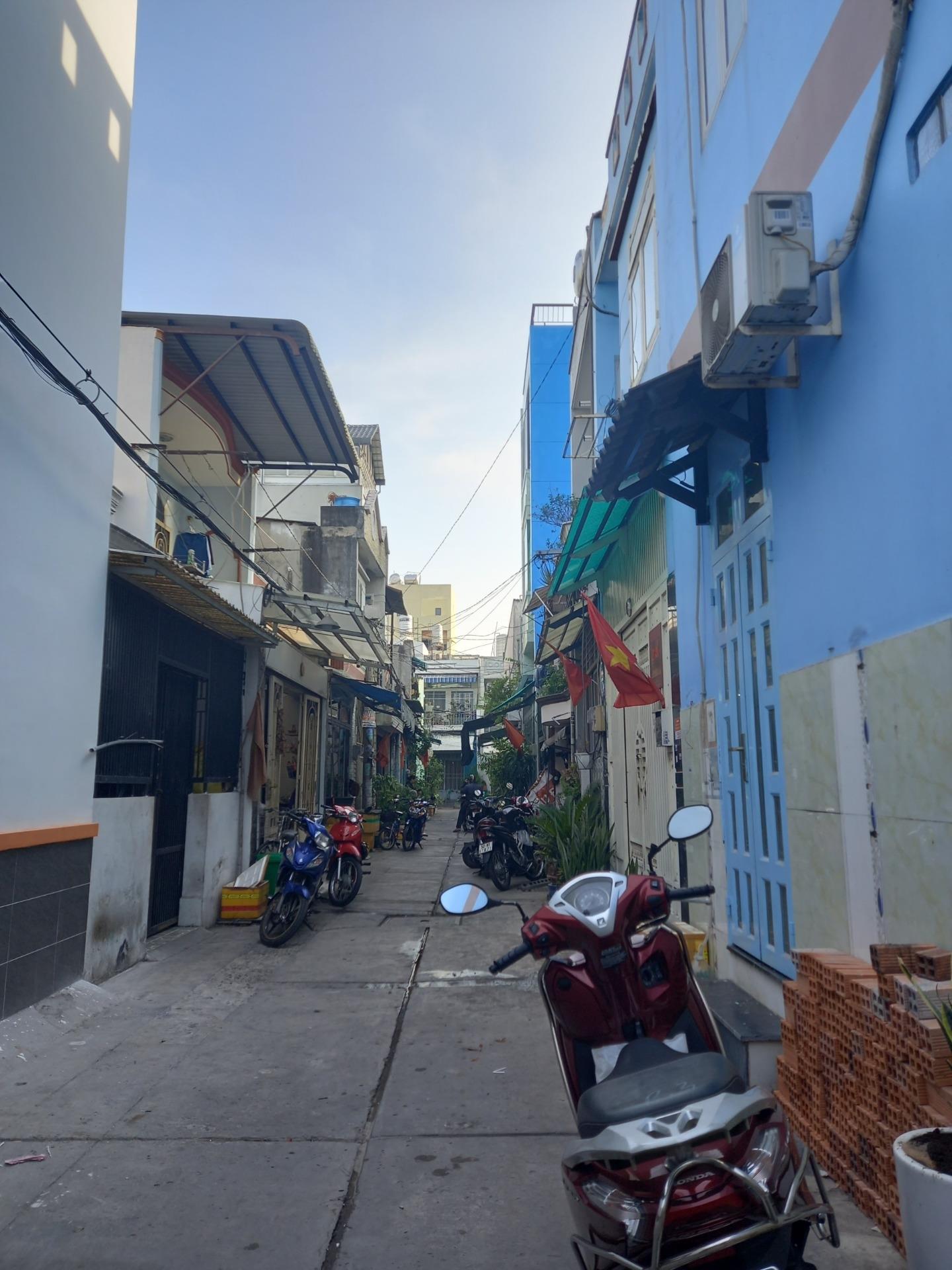 Bán nhanh căn nhà đẹp 31 m2, hướng Tây-Bắc tại Đường Số 18D - Bình Hưng Hòa A - Bình Tân, giá rẻ