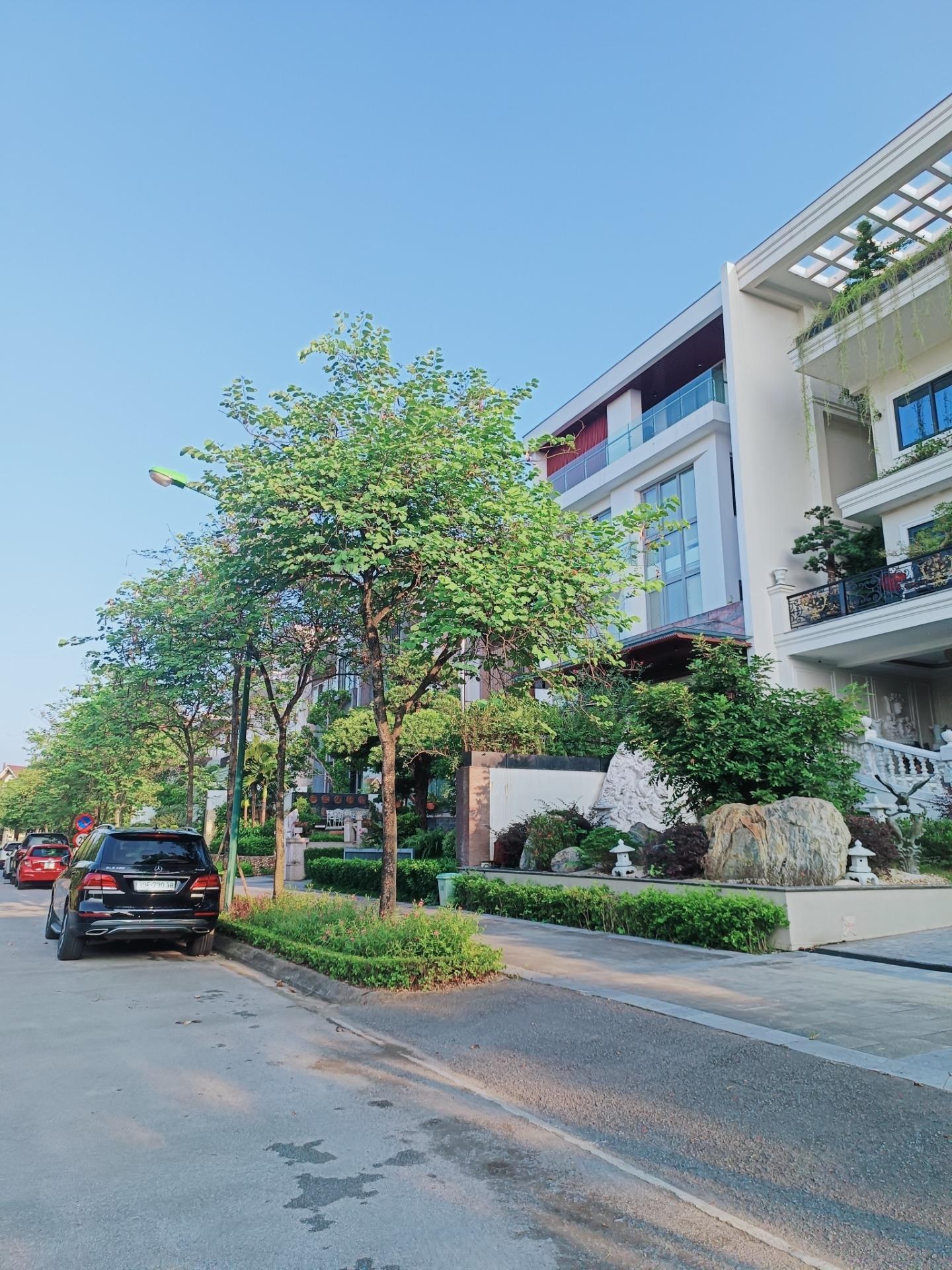 Cần bán ngay liền kề, biệt thự 440 m2, giá 120 tỷ tại Quận Tây Hồ - Hà Nội