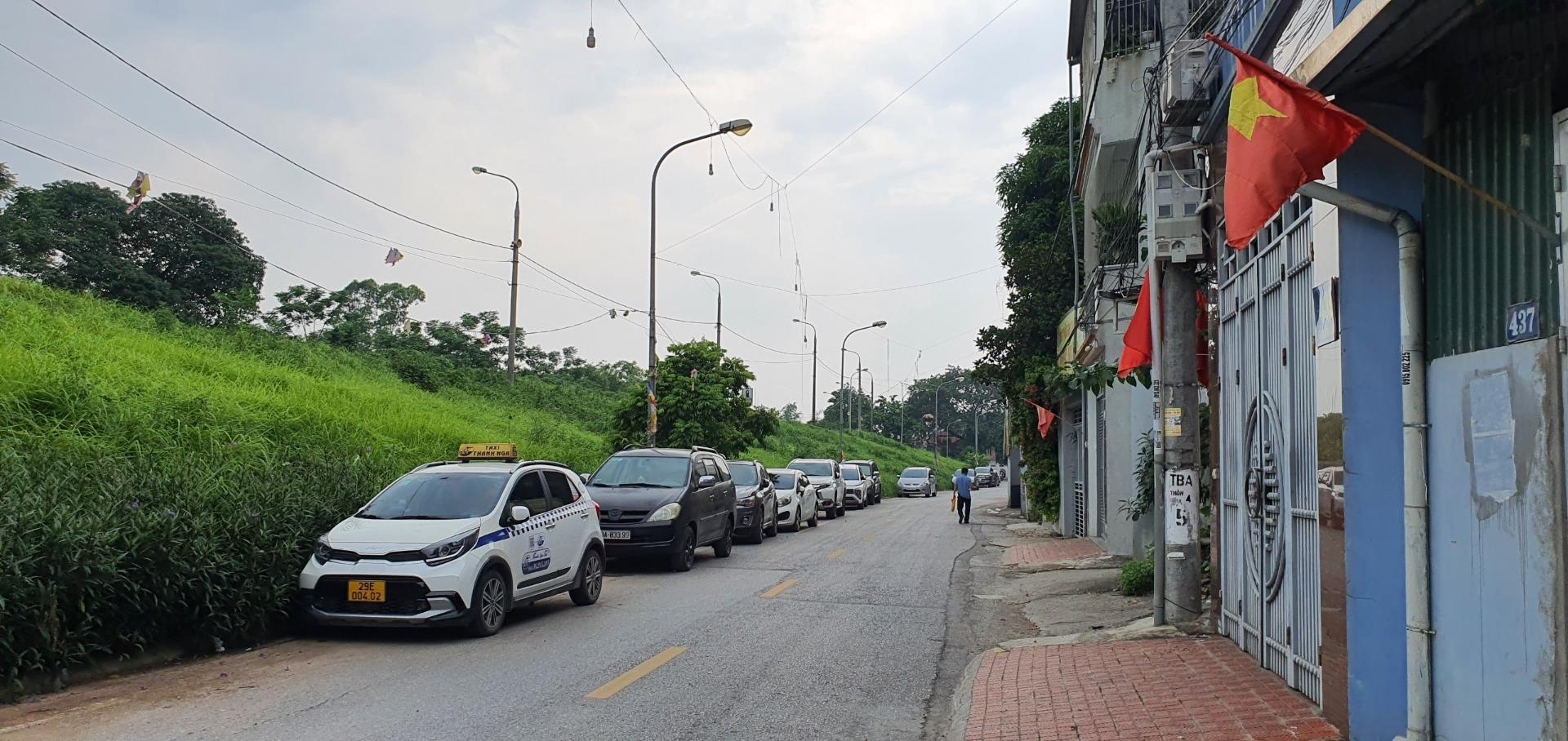 Chuyển nhượng nhà phố 180 m2, hướng Đông-Nam tại Đường Bát Khối - Thạch Bàn - Long Biên, giá 26 tỷ - Ảnh 1