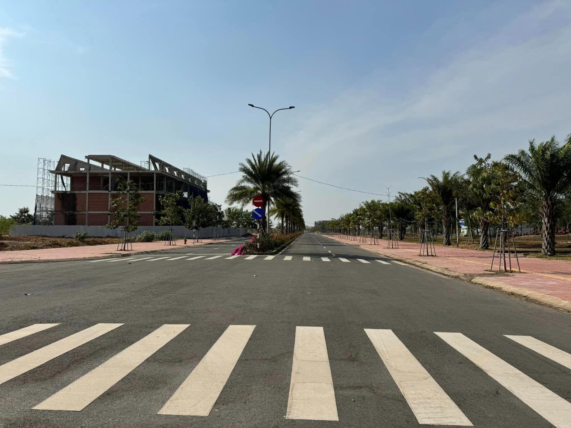 Sở hữu ngay nền đất 100 m2 tại Đường 25C - Phú Hội - Nhơn Trạch - Đồng Nai, giá 900 tr