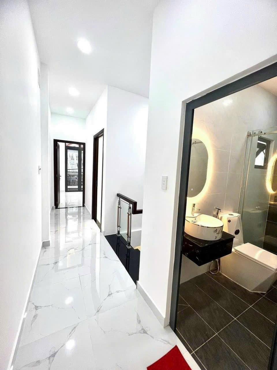 Cần bán căn nhà đẹp 60 m2, hướng Đông-Nam tại Đường Võ Văn Ngân - Bình Thọ - Thủ Đức, giá 1.14 tỷ