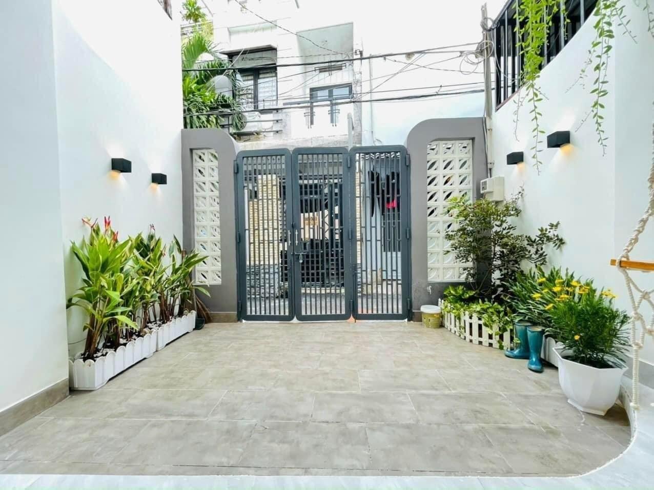 Cần bán gấp bán nhanh nhà sổ riêng 58 m2 tại Đường Lê Văn Sỹ - 13 - 3 - TP Hồ Chí Minh, giá 2.6 tỷ