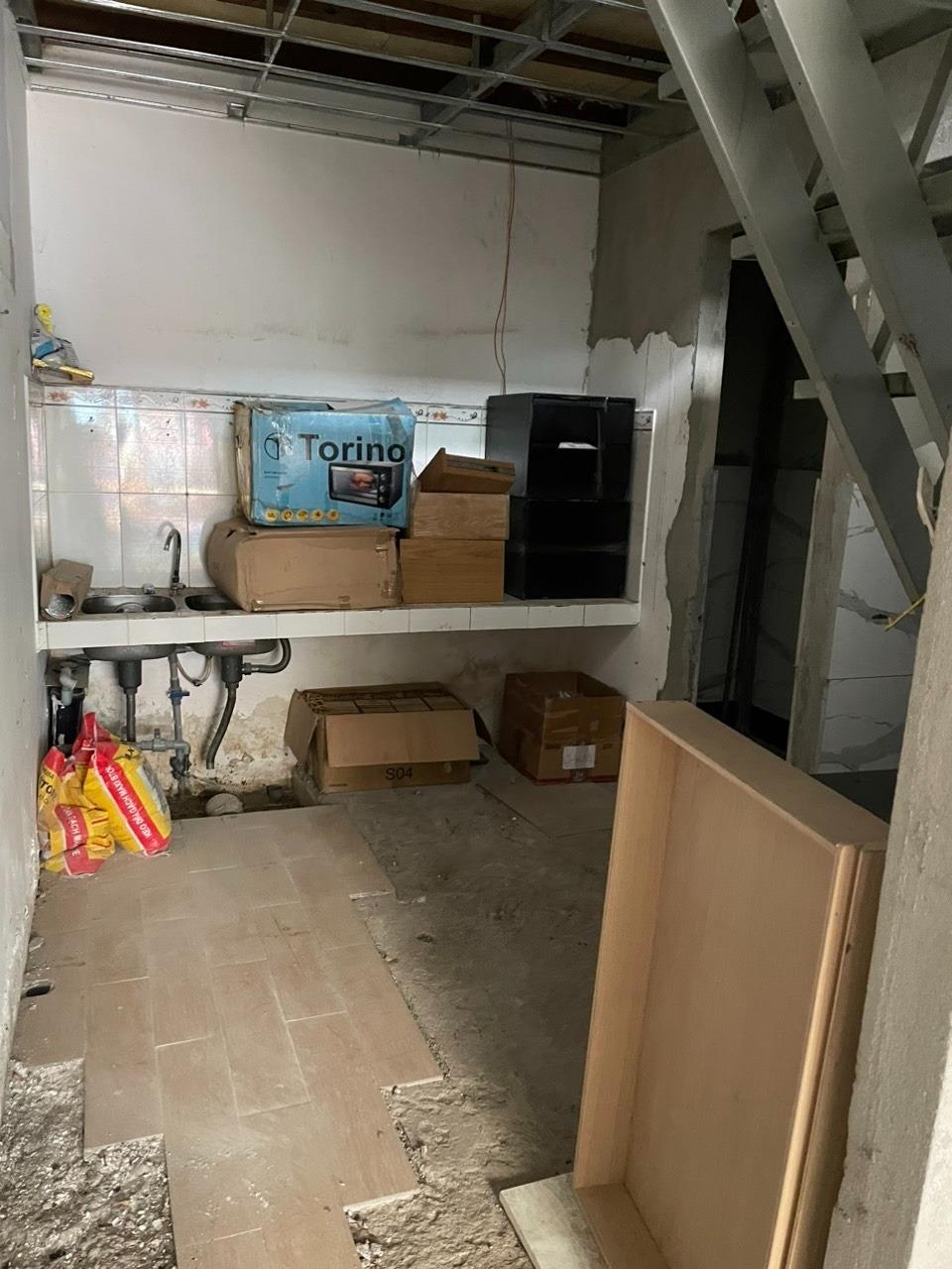 Chuyển nhượng nhà riêng sổ đỏ 56.0999984741211 m2 tại Đường Mễ Cốc - 15 - 8, giá 3.2 tỷ - Ảnh 1