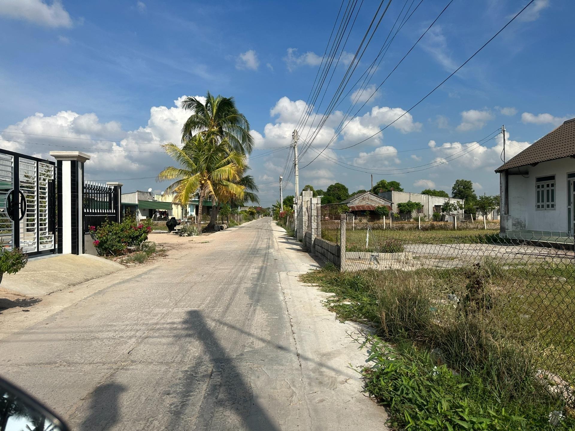 Chuyển nhượng lô đất nền 1262 m2, hướng Nam tại Tân Tiến - La Gi - Bình Thuận, giá 1.95 tỷ