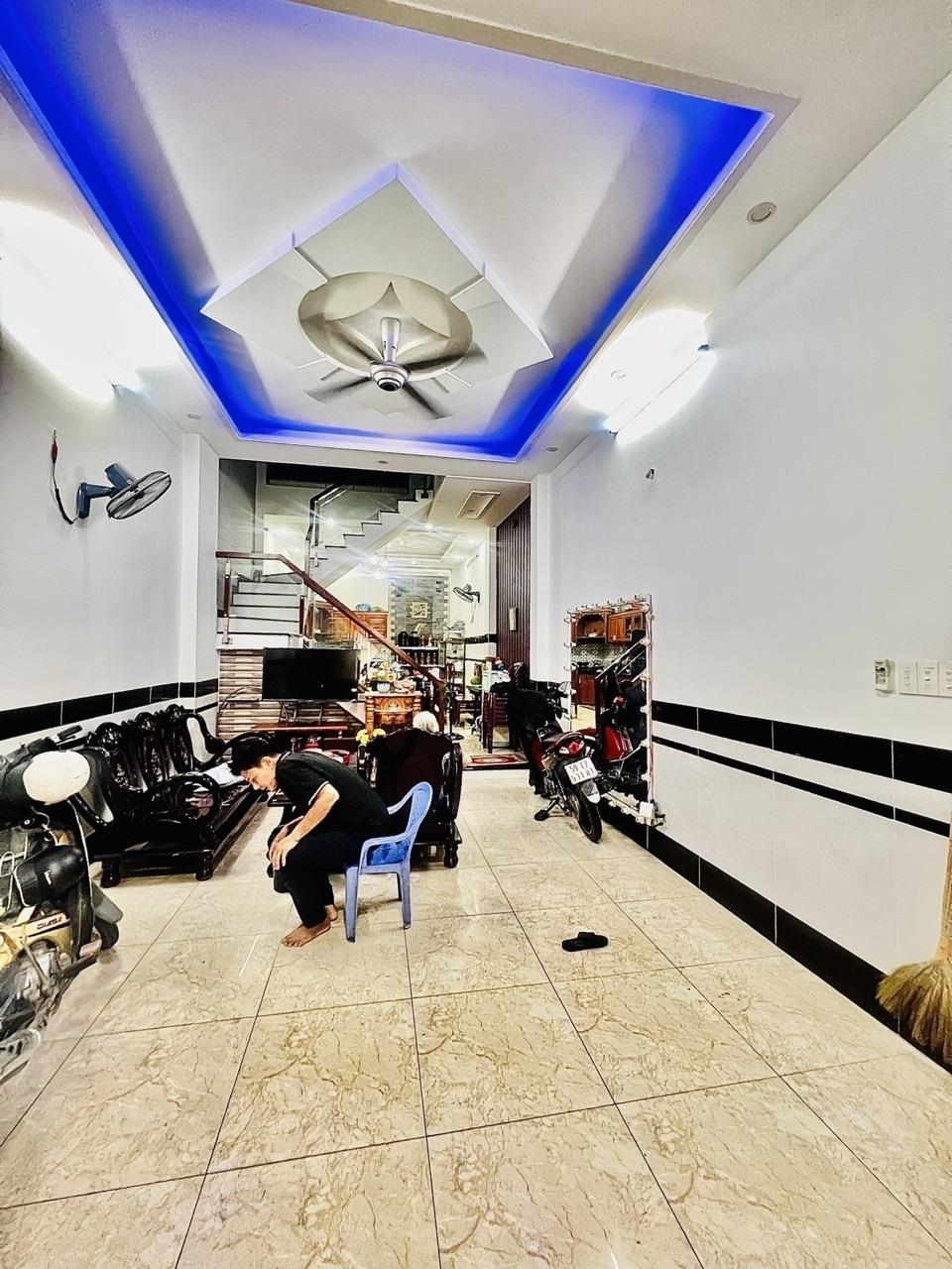 Bán gấp nhà lk 60 m2, giá 10.5 tỷ tại Đường 1 - Hiệp Phú - Thủ Đức - TP Hồ Chí Minh