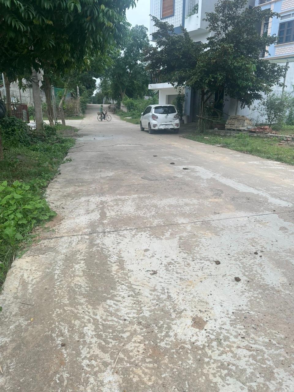 Cần bán lô đất sổ riêng 120 m2 tại Đường 21A - Bình Yên - Thạch Thất - Hà Nội, giá 3.7 tỷ