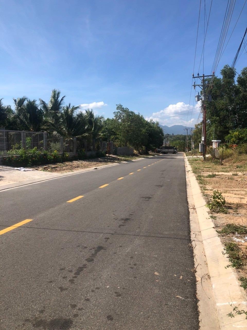 Cần bán gấp bán nhanh đất 358 m2, hướng Đông-Bắc tại Tân An - La Gi - Bình Thuận, giá 1.75 tỷ