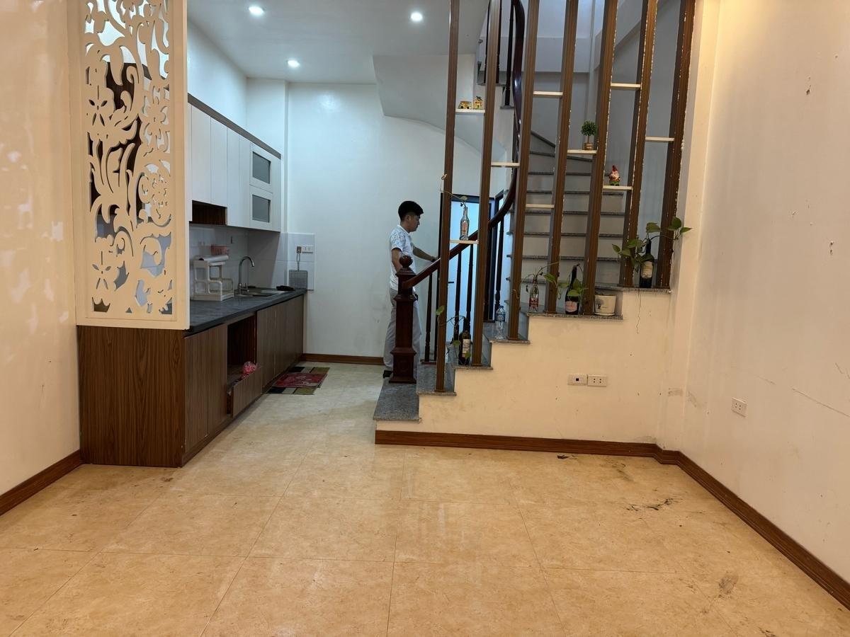 Cần bán gấp nhà sổ riêng 30 m2, hướng Tây-Nam tại Phường Yên Nghĩa - Hà Đông - Hà Nội, giá 2.6 tỷ