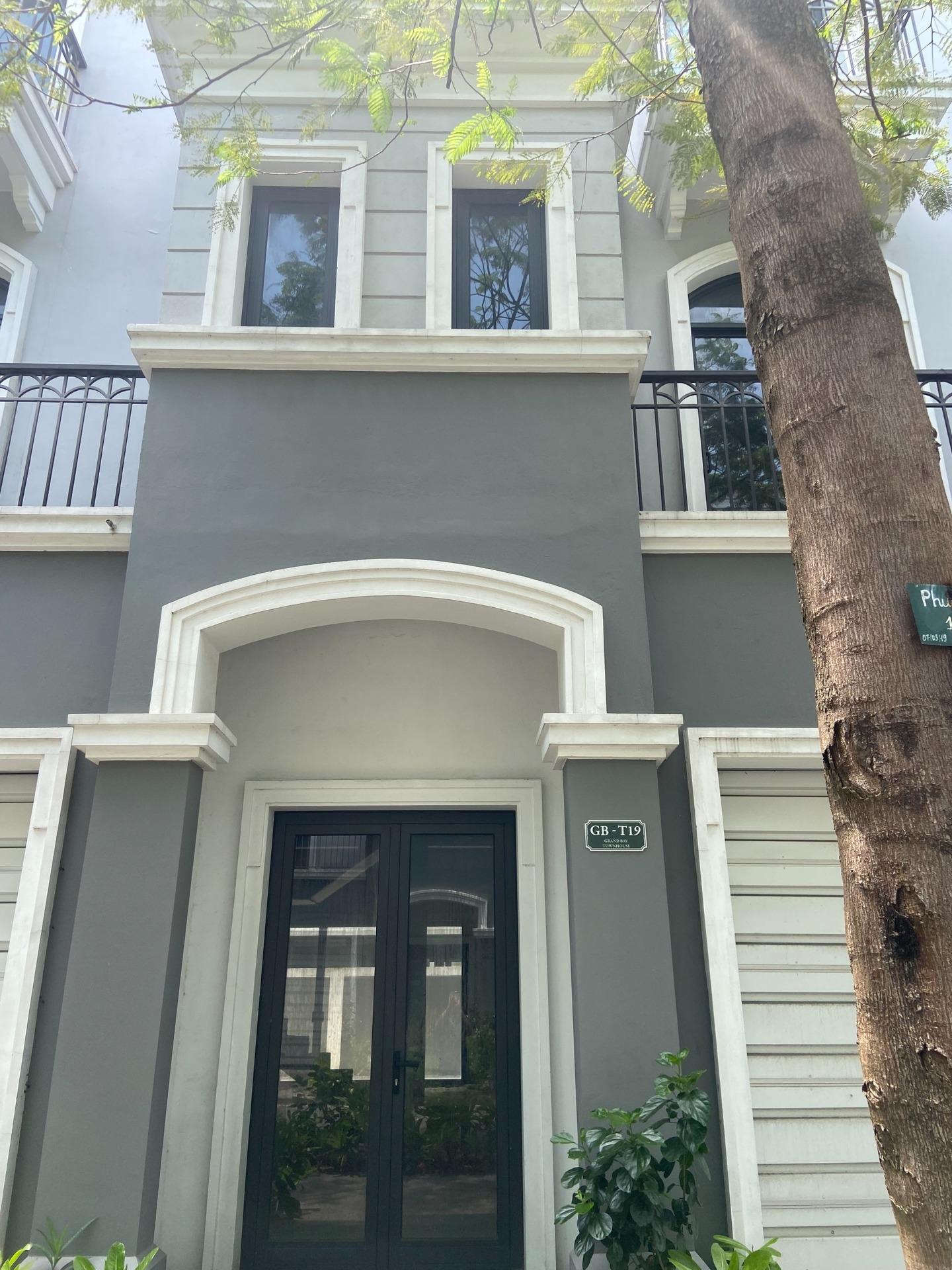 Cần bán gấp bán nhanh nhà lk 105 m2, giá tốt tại Đường Hoàng Quốc Việt - Hạ Long - Quảng Ninh