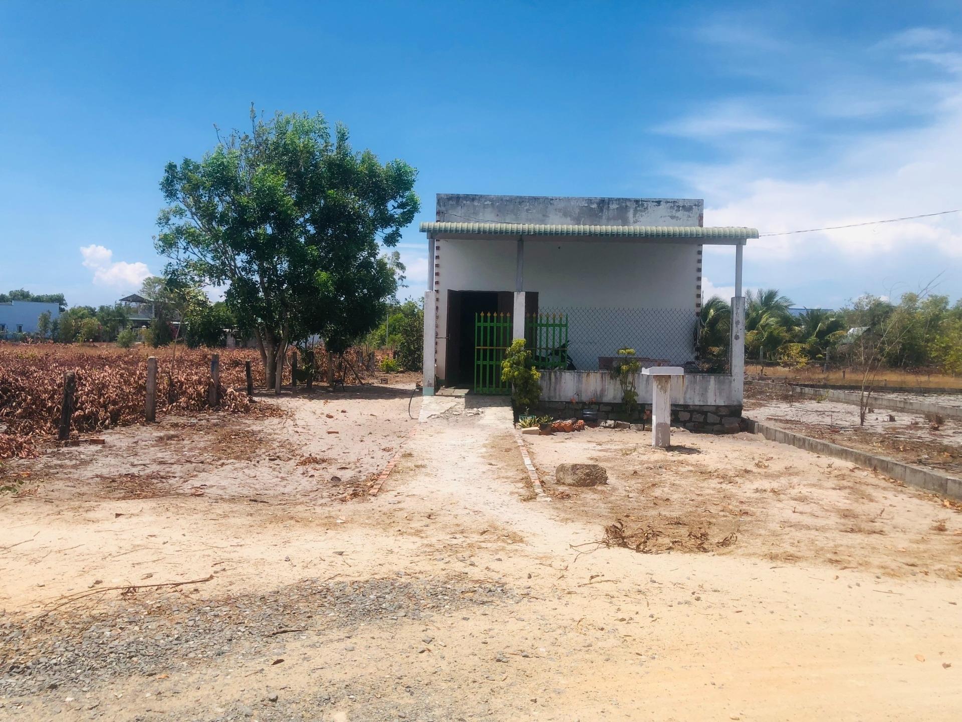 Chuyển nhượng lô đất sổ riêng 163 m2, hướng Đông-Bắc tại La Gi - Bình Thuận, giá 1.1 tỷ