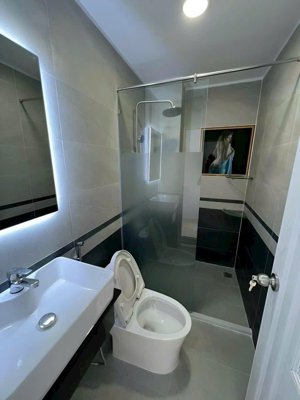 Bán nhà sổ hồng riêng 60 m2, hướng Đông tại Đường Cách Mạng Tháng Tám - 7 - Tân Bình, giá 980 tr