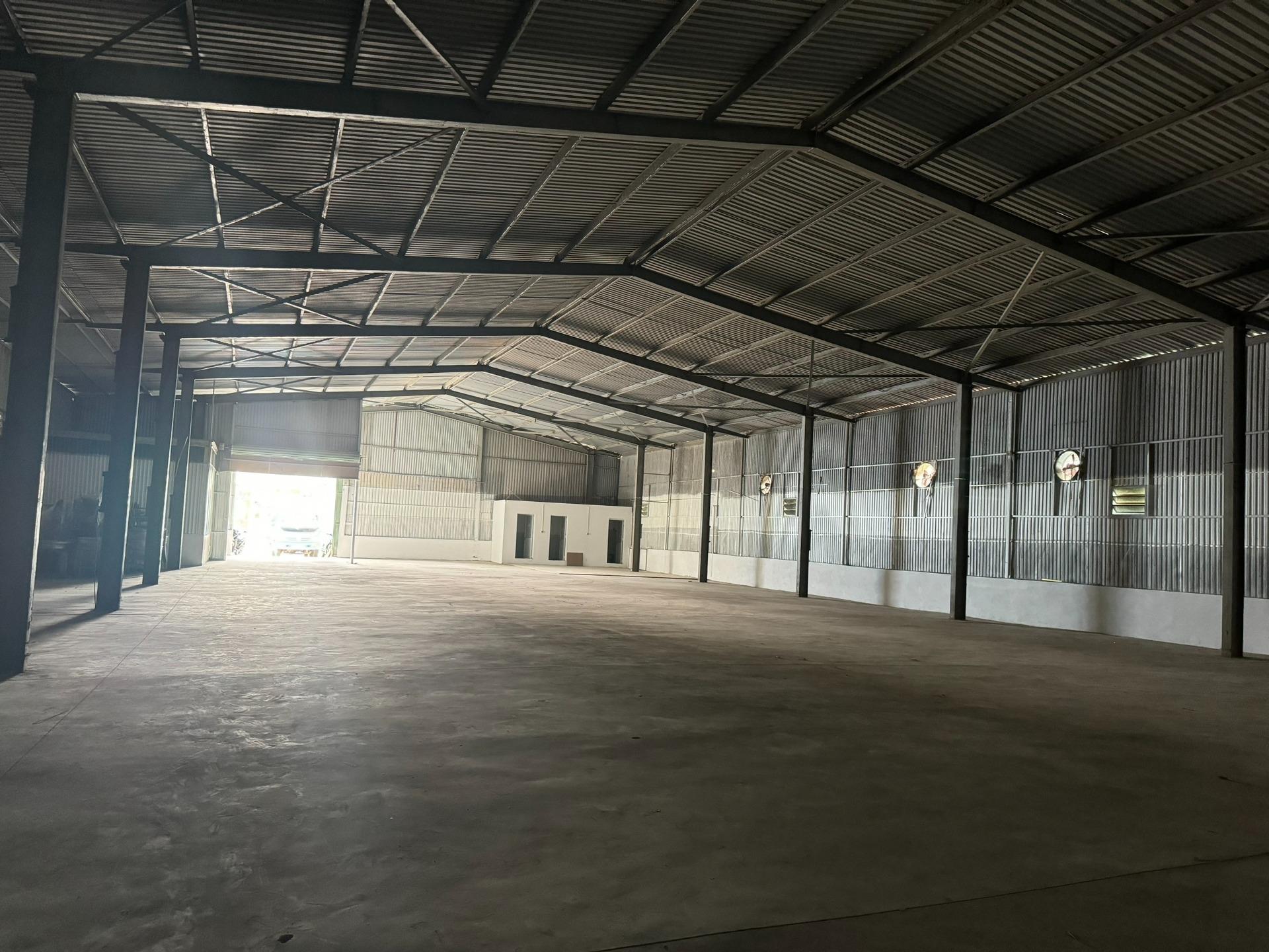 cho thuê kho xưởng 900m2, Mặt đường QL32, Hoài Đức, HN