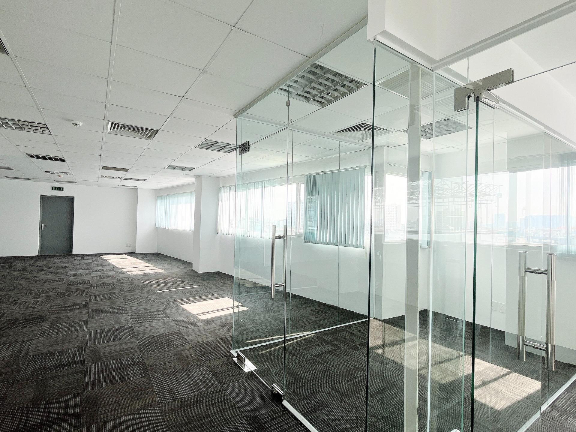 Cho thuê văn phòng siêu rẻ view Landmark 240m2 giá chỉ 54tr